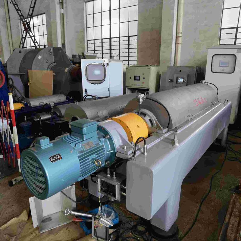 Unidad de desecación de la centrifugadora de la jarra del alto de la productividad 3500kg de la serie 450m m de LW barro excelente de la clarificación